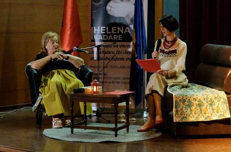 Helena Kadare në Gjakovë u nderua për veprën e saj në letërsi