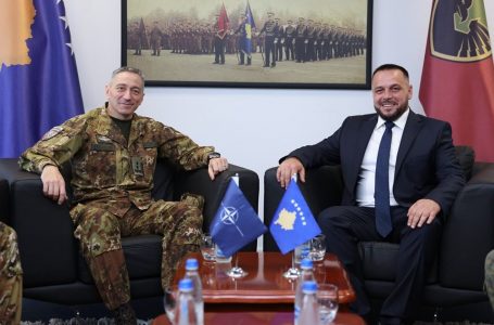 Maqedonci takohet me Komandantin e KFOR’it