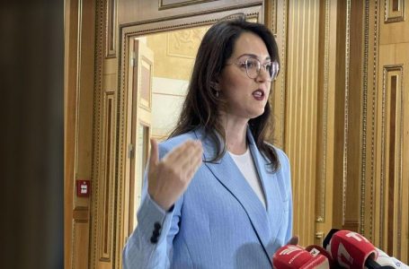 Kryeziu-Hyseni: Deputetët që nuk po votojnë, po e shkelin Kushtetutën