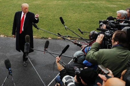 Trump kritikon mediat amerikane për rrjedhjen e informacioneve sekrete