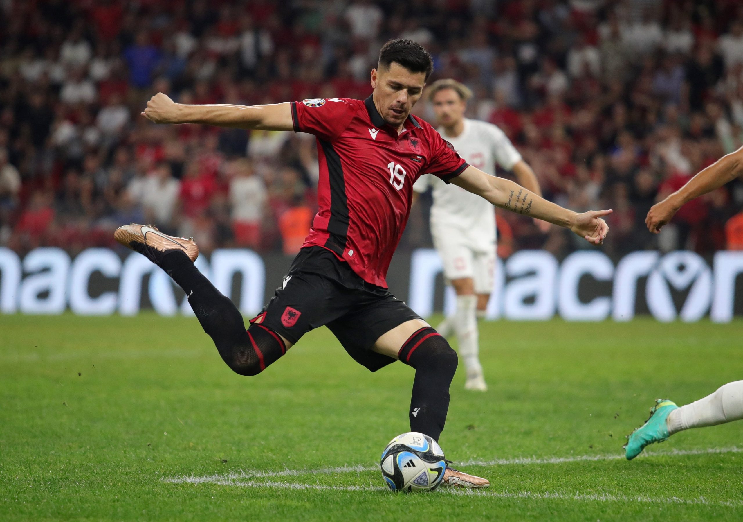 Mirlind Daku, futbollisti më i paguar i Shqipërisë