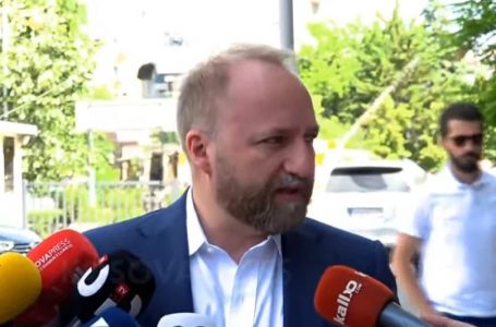 Tahiri: Partia e parë po e vazhdon bllokimin