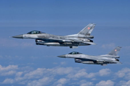 NATO ngre avionët luftarakë pas sulmeve ruse dhe rrëzimit të F-16 ukrainas