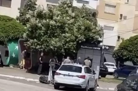 Aksident trafiku me dëme materiale në rrugën “Anton Çetta” në Gjakovë