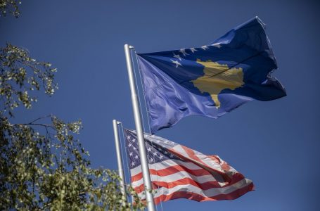 SHBA-ja falënderon Kosovën për dakordimin për të pranuar migrantët e dëbuar