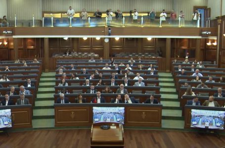 Deputetët nuk arrijnë ta zgjedhin kryetarin e Kuvendit të Kosovës as në përpjekjen e 32-të