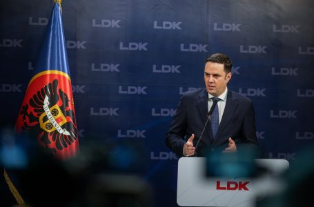 Abdixhiku për LVV-në: Në mëngjes akuzon, në mbrëmje dërgon letra për bashkëpunim
