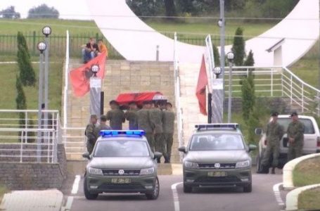 ​Sot rivarrosen 34 dëshmorë të kombit
