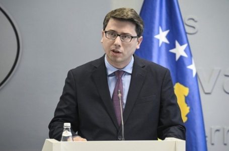 Murati: Nga ky muaj shërbyesit publikë do të marrin 55 euro më shumë