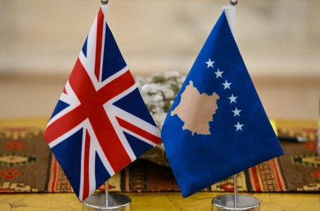 Ambasada britanike: Vendimet e Gjykatës Kushtetuese duhet të respektohen dhe zbatohen