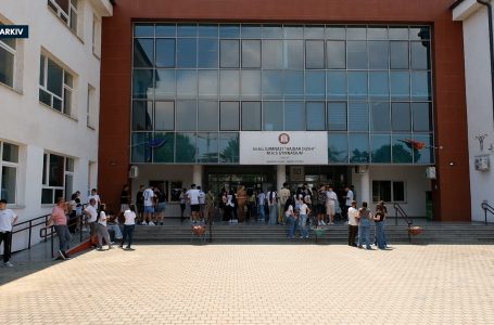 Nesër hapet konkursi për regjistrimin e nxënësve në klasën e 10