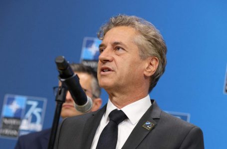 Sllovenia bëhet vendi i parë evropian që ndalon importin dhe eksportin e armëve në Izrael