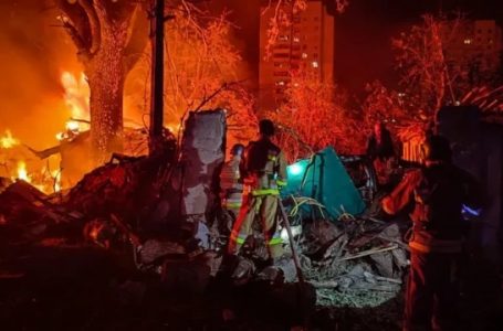 Sulmet e Ukrainës dhe Rusisë godasin shtëpitë dhe depot e naftës pranë Detit të Zi