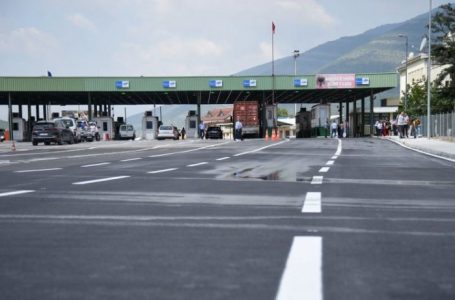 Tentoi të korruptojë policin dhe doganierin në Vërmicë